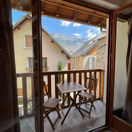 The Stable House Bourg D'oisans -bike/hike/ski Holiday home